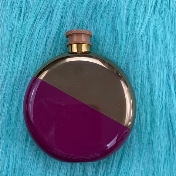 Floor 9 Drink Up Flask and Bag - Picture 7 of 12